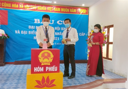 Làm thế nào để khắc phục tình trạng một người đi bỏ phiếu bầu thay cho cả nhà?