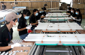 Kinh doanh bầm dập, đình trệ, ngân hàng vẫn ăn lãi suất cao