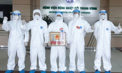 Gần 3.000 cử tri tham gia bỏ phiếu tại hai tâm dịch đặc biệt ở Hà Nội