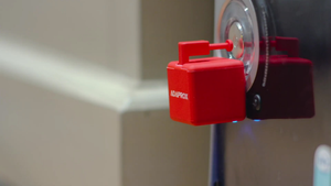 Video: Cận cảnh bộ nút bấm điều khiển từ xa cho nhà thông minh