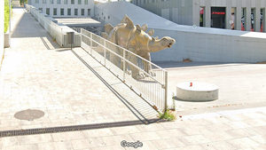 Kinh hãi phát hiện thi thể người trong tượng khủng long