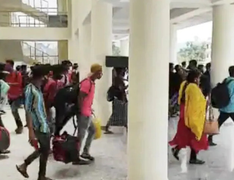 400 hành khách Ấn Độ tháo chạy khỏi nhà ga để tránh xét nghiệm COVID-19