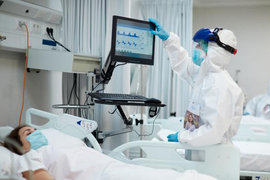 Hóa đơn viện phí triệu đô của bệnh nhân COVID-19 ở Mỹ