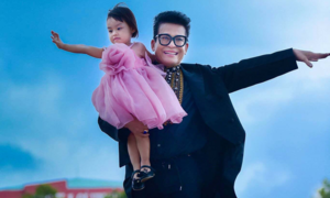 MC Thanh Bạch tuổi 61: Thời hoàng kim đã qua, an vui bên cháu nội