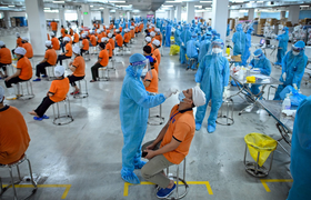 Phát hiện hơn 300 ca dương tính SARS-CoV-2 ở Bắc Giang, Bộ Y tế họp khẩn