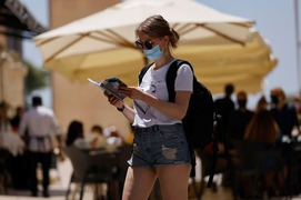 Quốc gia châu Âu đầu tiên đạt miễn dịch cộng đồng nhờ vaccine COVID-19