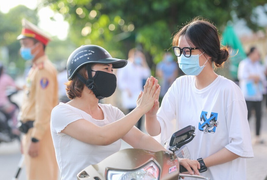 Hoãn kỳ thi vào lớp 6 cam go nhất Hà Nội