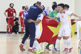 Bộ trưởng VH-TT&DL chúc mừng đội tuyển futsal Việt Nam dự World Cup