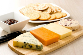 8 thói quen ăn uống cần tránh để không làm ảnh hưởng giấc ngủ của bạn