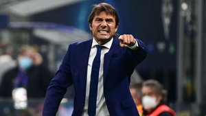 Inter Milan thông báo chia tay HLV Conte 
