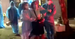 F1 cố thủ trên tầng 3 không đi cách ly, Bắc Giang điều xe thang tới cưỡng chế 