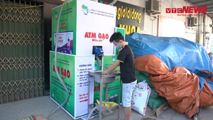 Video: ATM gạo miễn phí cho 10.000 công nhân ở tâm dịch COVID-19 Bắc Giang