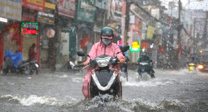 Bắc Bộ nắng nóng, Nam Bộ mưa lớn nhiều nơi