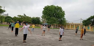 Xúc động thư cảm ơn của nữ sinh về 'cuộc sống đầy tình thương' trong khu cách ly