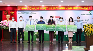 Vietcombank tài trợ 40 tỷ đồng ủng hộ, phòng chống dịch COVID-19