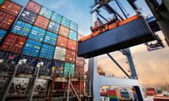 Giá thuê container tăng cao kỷ lục