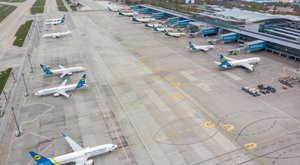 Ukraine cấm không vận, Belarus trả đũa ngừng cung cấp xăng