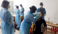 TP.HCM phong toả 1 lô chung cư liên quan người nghi mắc COVID-19