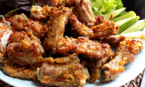 Món ngon mỗi ngày: Sườn chiên mắm tỏi 