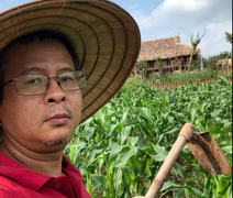 Thầy giáo bán ruộng ngô để ủng hộ Bắc Giang chống dịch