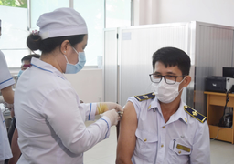 Sau khi tiêm vaccine COVID-19, bạn nhất định phải nhớ những điều này