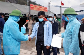 Đại sứ quán Việt Nam tại Lào khuyến cáo bà con chưa nên về nước