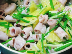 Món ngon mỗi ngày: Lòng lợn xào dứa