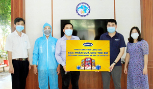 Vinamilk tặng sữa và 3.000 phần quà cho trẻ em đang cách ly tại 7 địa phương