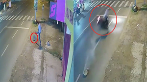 Clip nam thanh niên đẩy cục bê tông ra đường làm cô gái ngã chấn thương sọ não