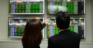 Tiền đổ vào chứng khoán nhiều chưa từng có, VN-Index tăng gần 10 điểm