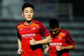 Dấu hỏi ở hàng tiền vệ tuyển Việt Nam