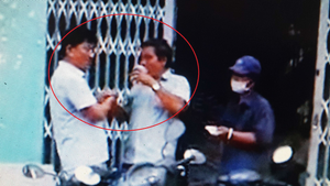 Video: Tụ tập ăn nhậu tại điểm sinh hoạt văn hóa giữa dịch COVID-19 ở Tiền Giang