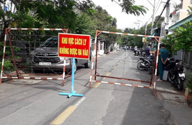 TP.HCM: Phong tỏa 16 hộ dân ở Hóc Môn do liên quan ca COVID-19