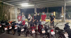 CSGT TP.HCM bắt nhóm quái xế đua xe dưới cầu Ông Lớn bất chấp dịch COVID-19