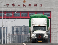 Đề xuất cấp 'hộ chiếu vaccine' cho lái xe chở hàng qua biên giới