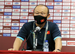 HLV Park Hang Seo: Tuyển Việt Nam sẽ không đắm chìm trong chiến thắng