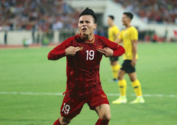 Video: Xem Quang Hải ghi siêu phẩm đẳng cấp thế giới hạ Indonesia