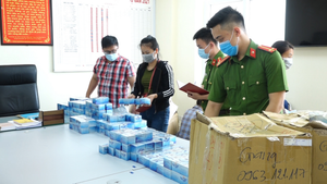 Video: Thu giữ gần 1 tấn mỹ phẩm giả ở Hà Nội