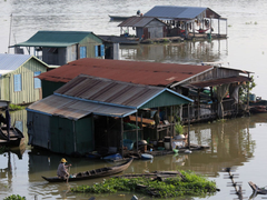 Việt Nam theo sát kế hoạch di dời người gốc Việt ở Biển Hồ