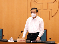 Chủ tịch Hà Nội: Xem xét lộ trình nới lỏng một số hoạt động thiết yếu