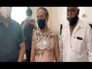 Video: Thực hư người đàn ông hút được kim loại sau khi tiêm vaccine COVID-19