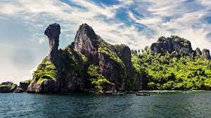 Video: Hòn đảo mang hình dáng con gà ở Thái Lan