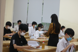 Đề Văn thi lớp 10 Hà Nội nhẹ nhàng, khuyến khích thí sinh bày tỏ suy nghĩ