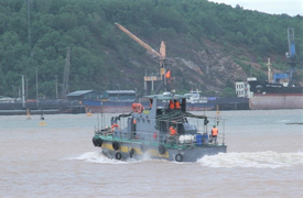 Nỗ lực tìm kiếm 2 ngư dân ở Thanh Hóa mất tích trên biển do bão số 2