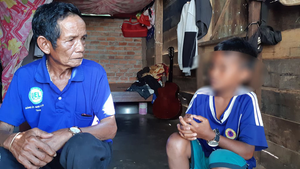 Học sinh nghèo không có tiền đóng quỹ bị hiệu trưởng giữ học bạ: Thông tin mới