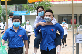 Những khoảnh khắc ấn tượng khép lại kỳ thi vào lớp 10 giữa đại dịch