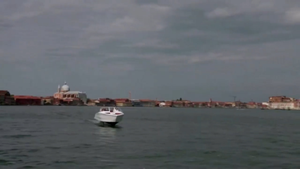 Video: 'Thuyền bay' giúp chống xói mòn ở Venice