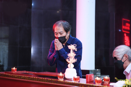 Gia đình, giới văn chương nghẹn ngào tiễn biệt nhà văn Nguyễn Xuân Khánh
