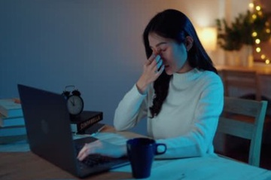 Ở nhà trông con mùa dịch, người mẹ phải tranh thủ dậy làm việc từ 4h