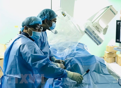 Việt Nam tiếp nhận điều trị khẩn cấp nhân viên Liên hợp quốc mắc COVID-19